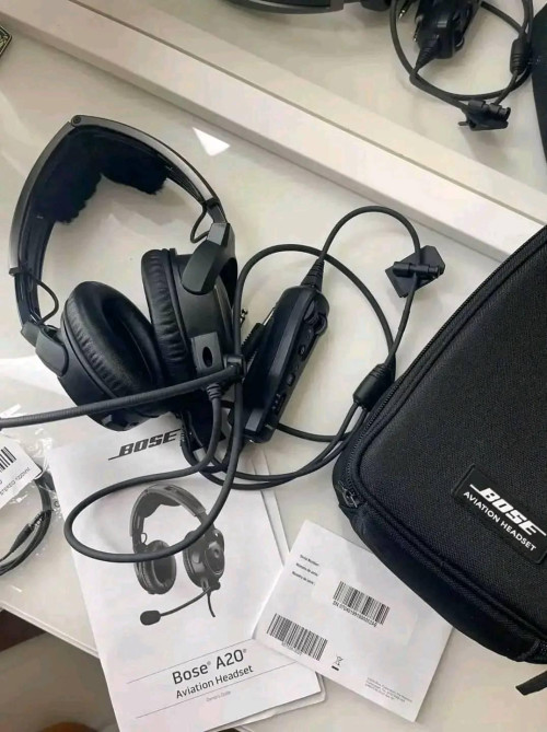 A pair of Bose A20 Headsets image